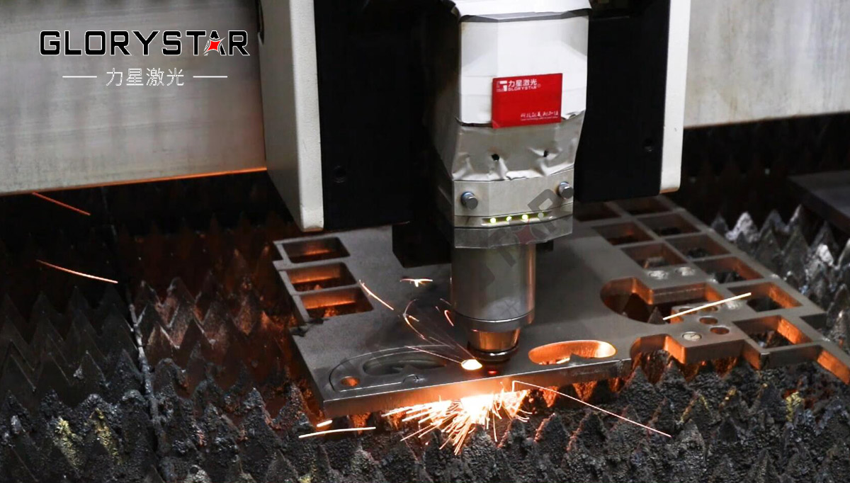 氮气和氧气用于激光切割机切割钢材的不同特性解析
