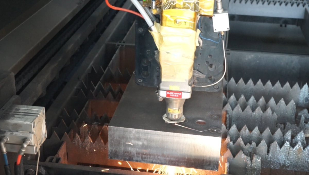 每日激光切割技术分享：不锈钢低压穿孔的工艺方法