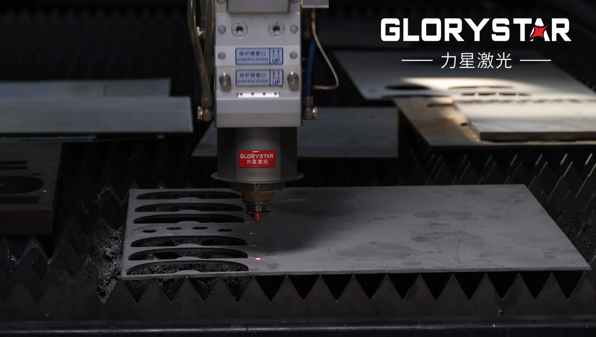 激光切割长条零件热变形怎么处理呢？常见的有以下几种方法